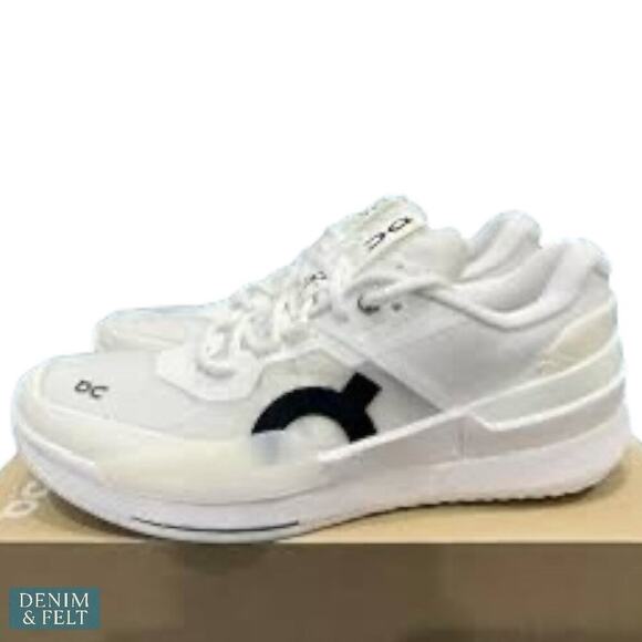 On Roger Pro 2 Men’s Tennis Shoes All White Carbon Fiber Speedboard Size 9.5
NEW - Picture 13 of 14